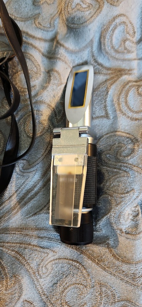 Cosmo Japanese Hand-Held Refractometer with case