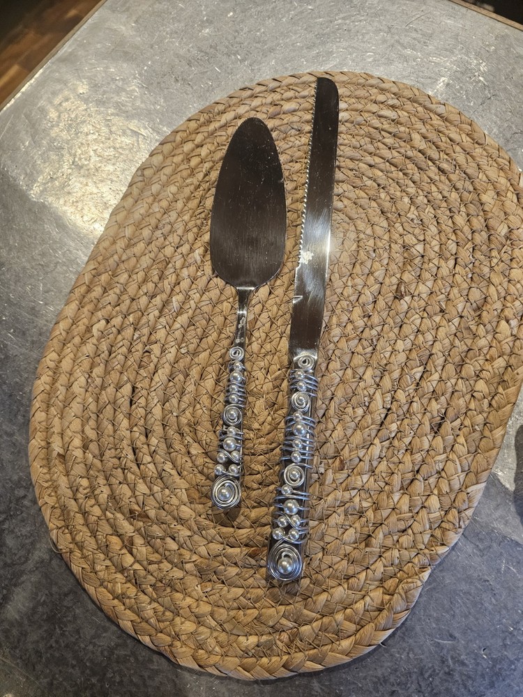 CAKE KNIFE AND SERVER SET EMBELLISHED