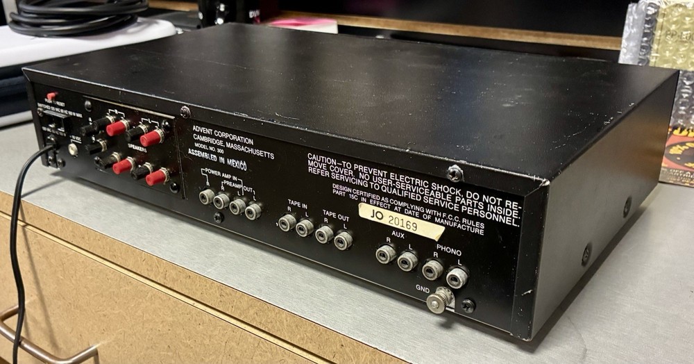 *RARE* Advent Model 300 Stereo Receiver