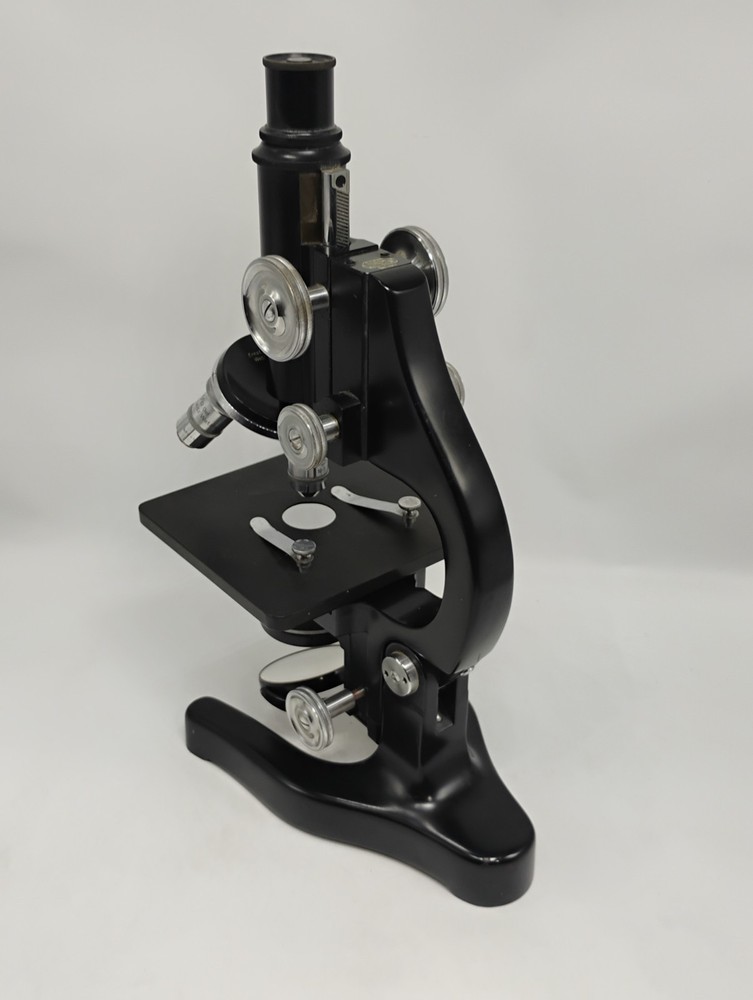 Vintage Antique Eernst Leitz Wetzlar Microscope With Worn Aged Case Untested