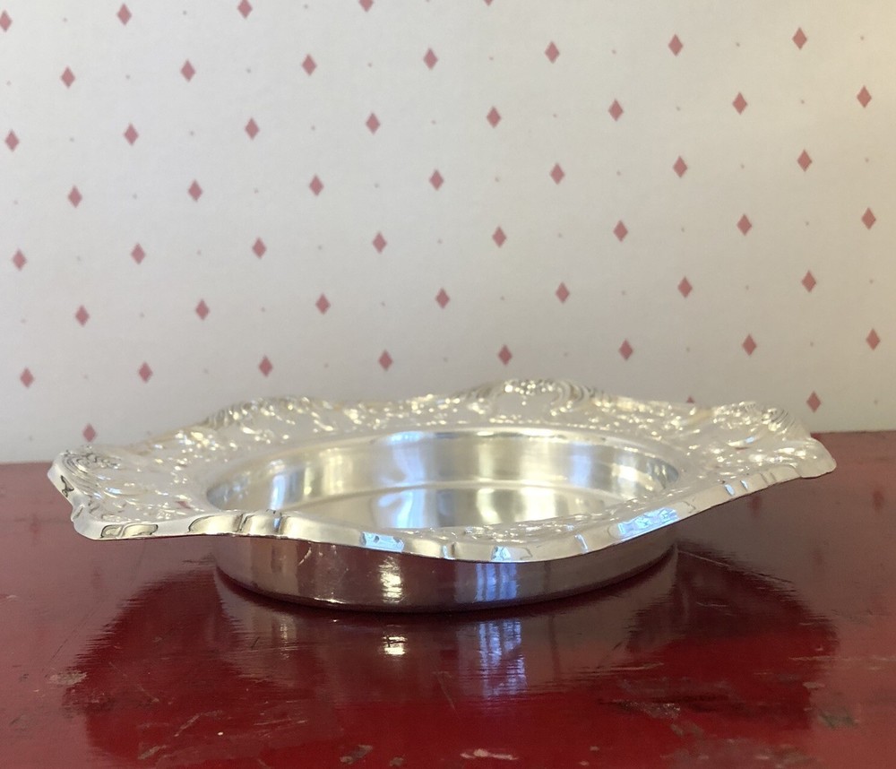 Wallace Grand Victorian Silverplate 1664 Wine Bottle Coaster Holder 8” Round