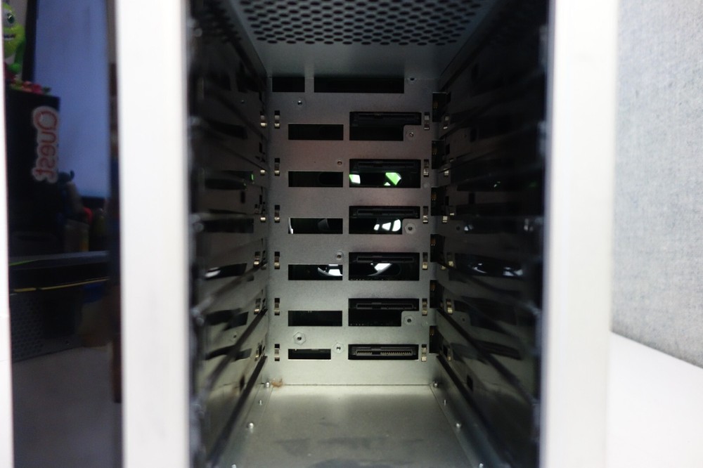 Promise Technology Pegasus R6 Thunderbolt Storage Array [No HDD/Power cord]