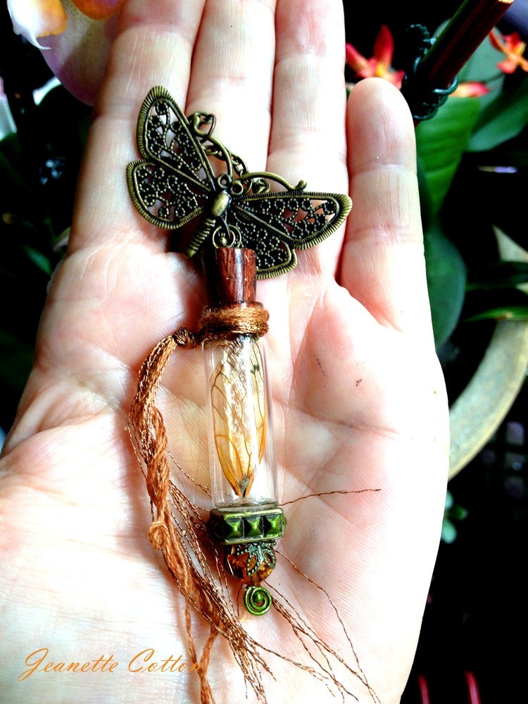 Pendulum pendant
