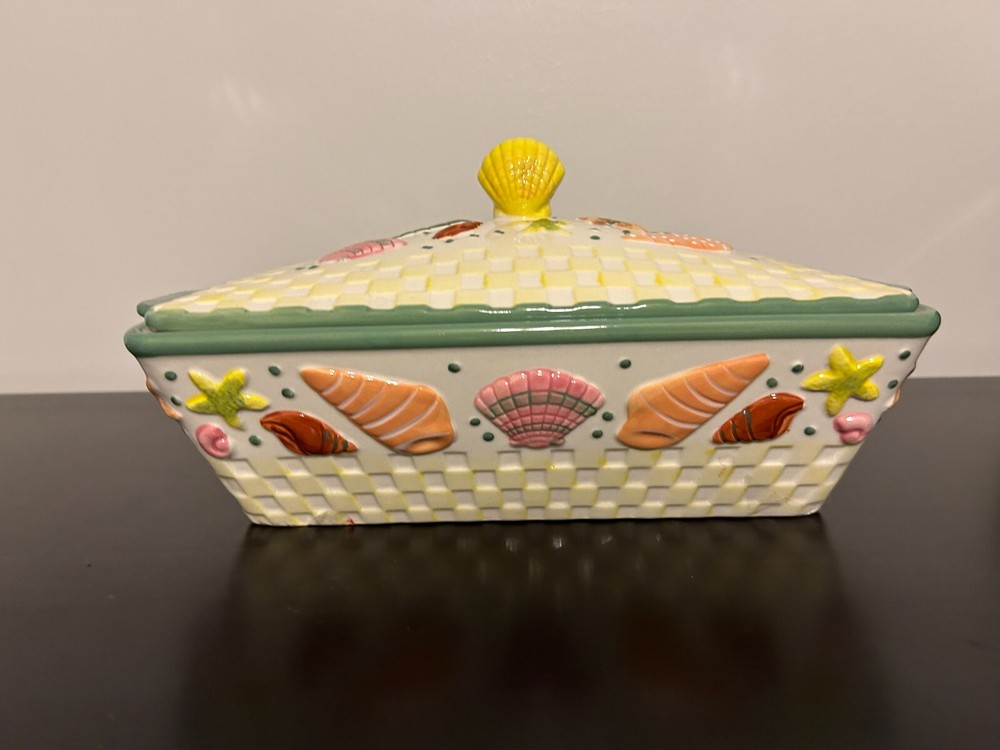 TEMPTATIONS Summer Shells 2 Qt Rectanglular Baking Casserole Dish with Lid