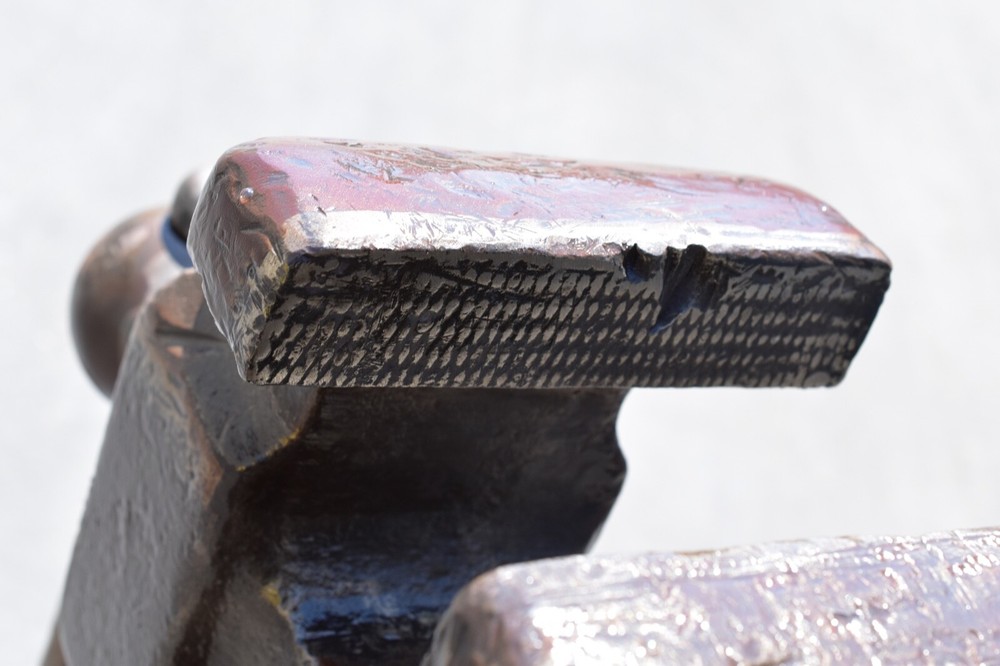Athol bench vise 626, 6" wide jaws