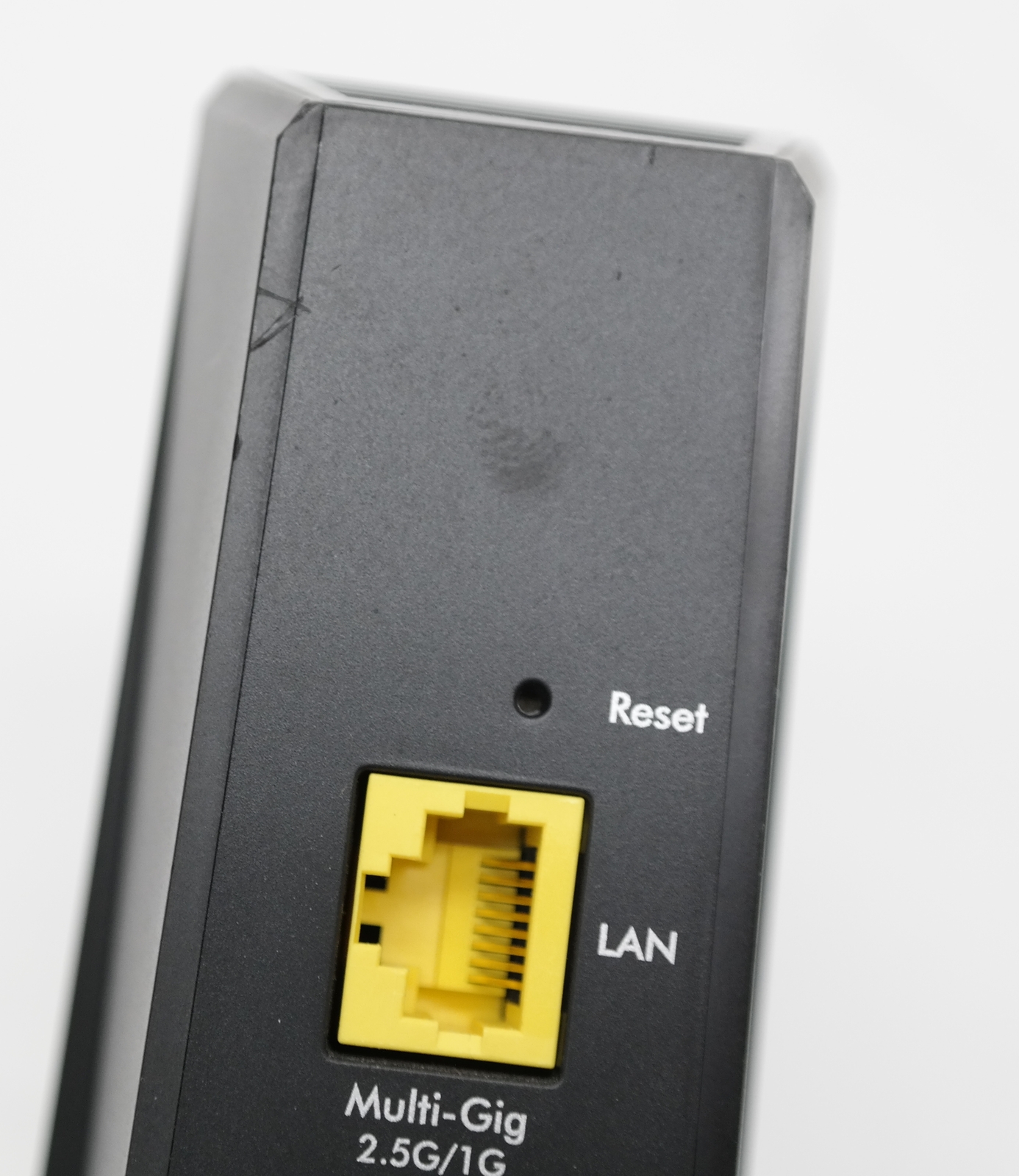 NETGEAR CM2000 Nighthawk DOCSIS 3.1 Cable Modem