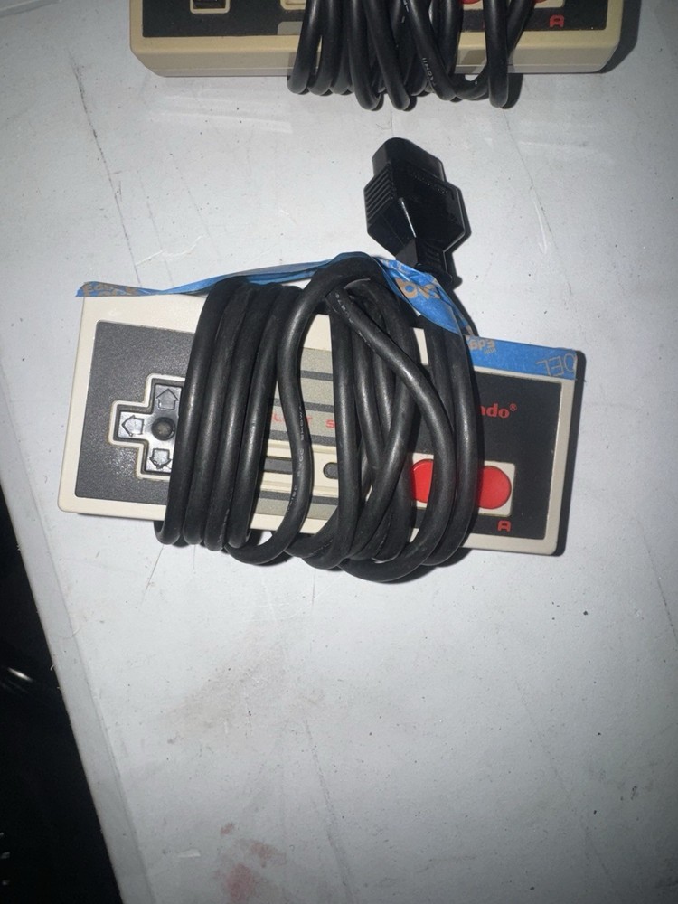 Nintendo Ac Plug And 3 Controllers