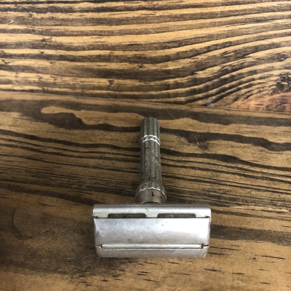 Antique Silver Tone Razor Shaver *Read