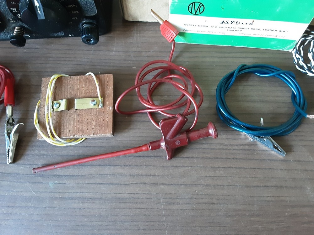 Avometer Model 9 Mk11. Universal. Instructions, Cables. Spares or repairs. Boxed