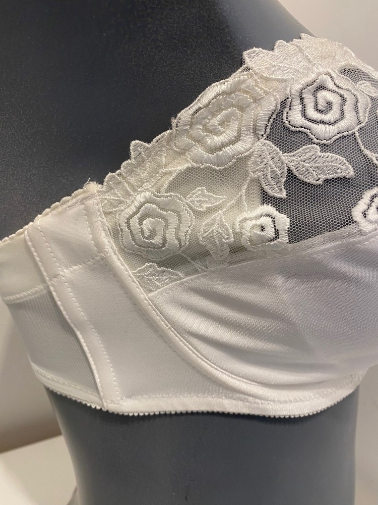 Fantasie Belle White Strapless Bra Multiway Underwired Side Support No padding