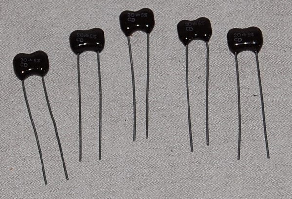 (5) CORNELL DUBLIER 20PF SILVER MICA CAPACITOR 500VDC 5%
