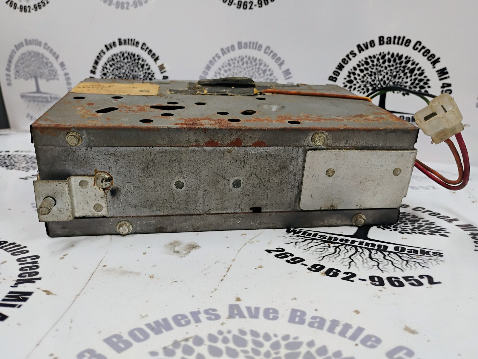 1968-1969 Dodge/ Chrysler Solid State Thumb Wheel AM Radio 2884-631