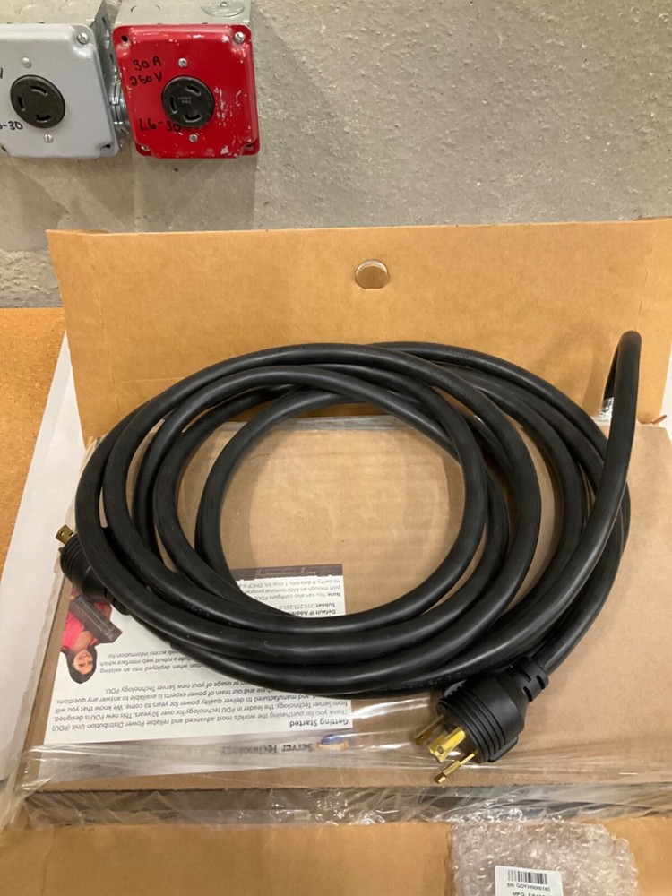 Server Technology CS-12HD2C454A3 Smart PDU