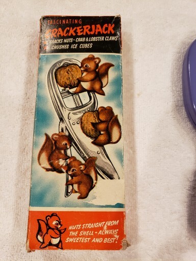 Fascinating Crackerjack Nut Cracker Crabs Lobsters Ice Violet Gloss Box Vintage