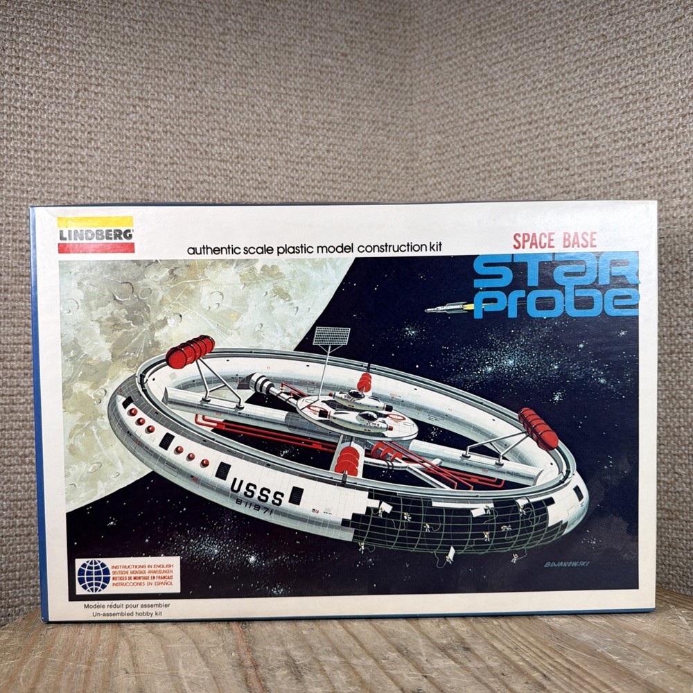 Lindberg  Star Probe Space Base 1976 Model Kit #1148