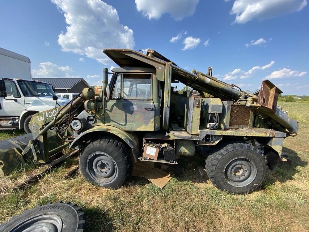 UNIMOG FLU419 Backhoe Loader 4WD