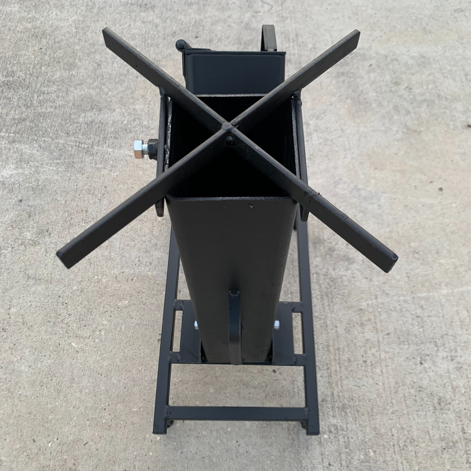 LAREDOS BLACKSMITHS PORTABLE ROCKET STOVE 2YRS WARRANTY