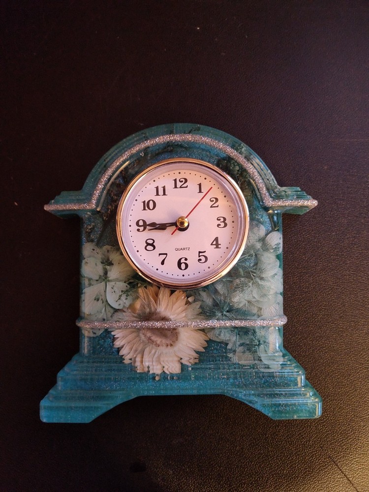 “Coastal Serenity” Resin Timepiece Working