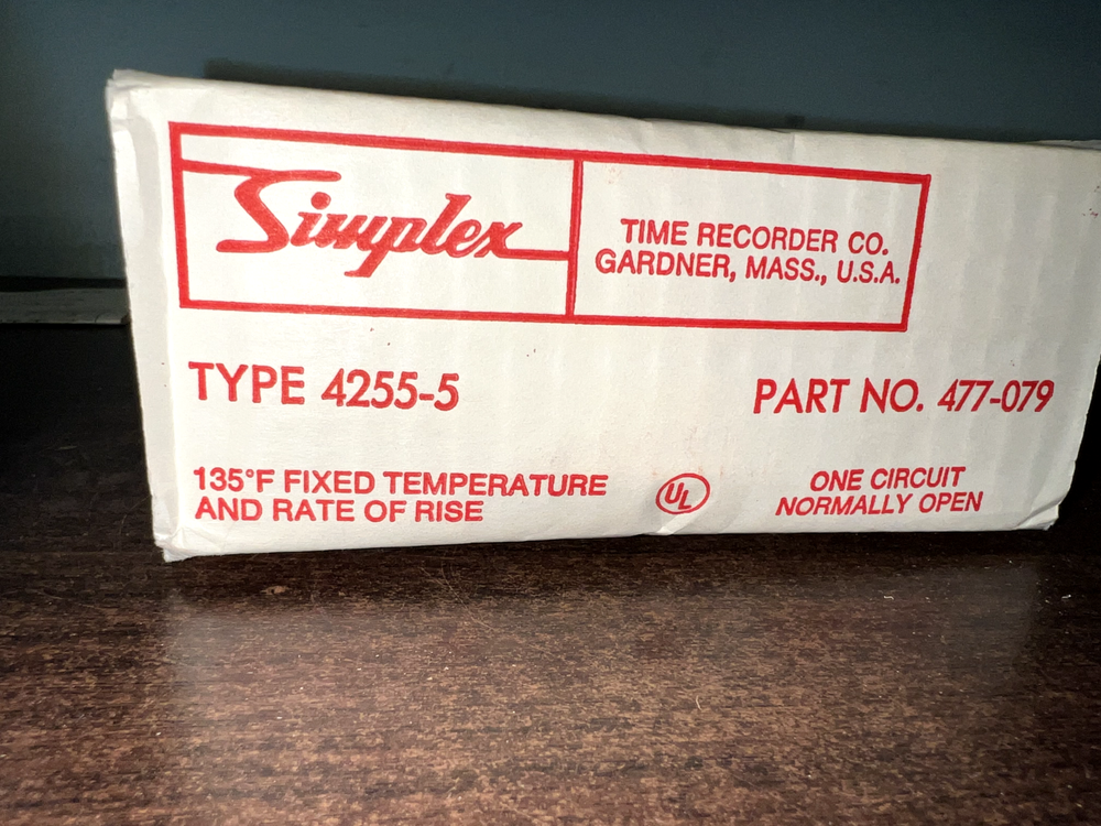 NOS SIMPLEX 477-079 4255-5 FIRE DETECTOR 135 DEGREES