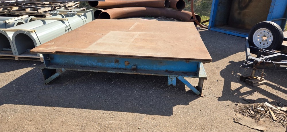 LAYOUT PLATE, WELDING TABLE, 9FT 6 X 9FT X 24" TALL, FLAT
