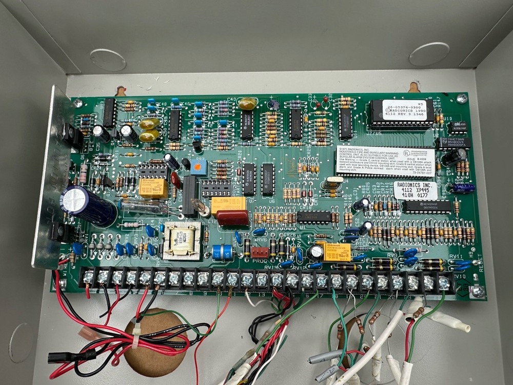 Radionics Omegalarm D4112 E1 Alarm Control Panel Used