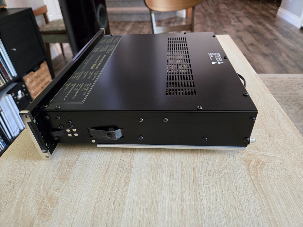 McIntosh MR510 Digital FM Tuner