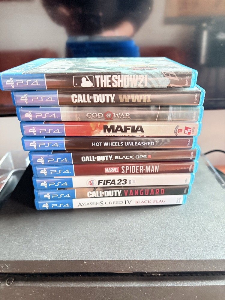 PS4 Slim Bundle w/ 4 Controllers + 10 Games