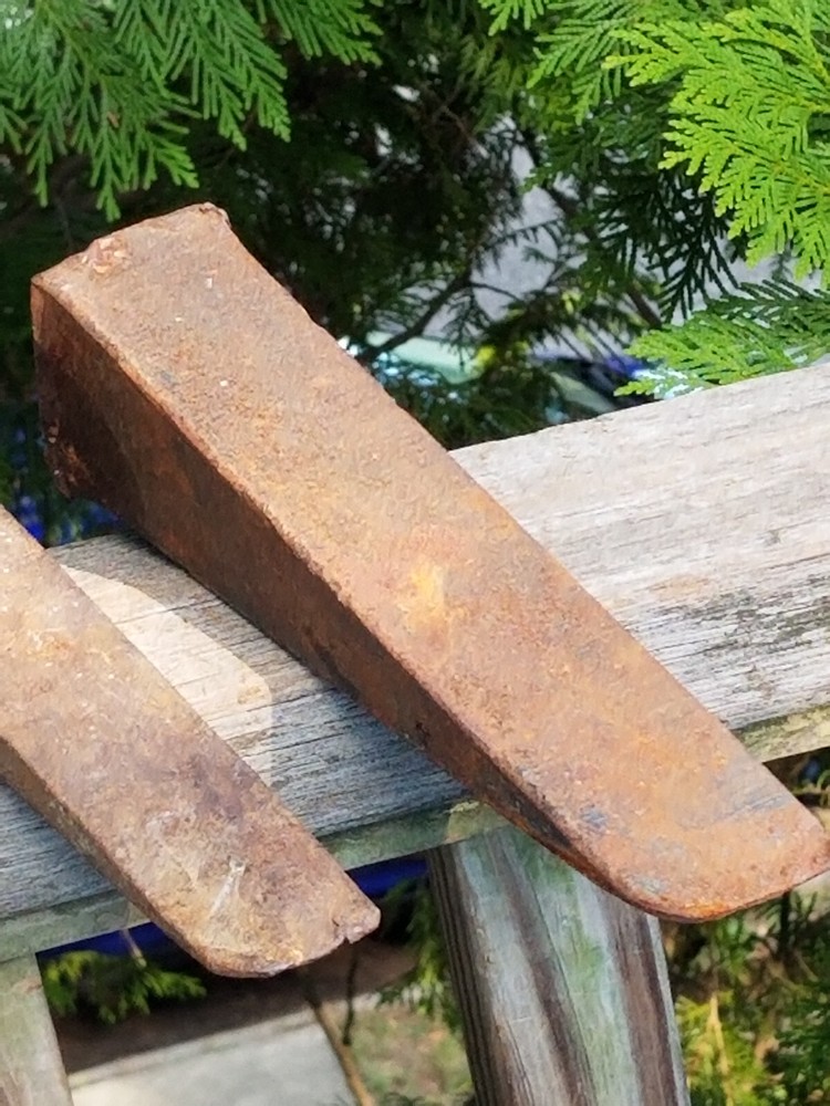 2 MANUAL WEDGE LOG SPLITTERS