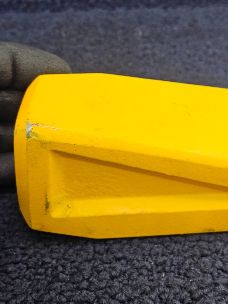 DeWALT DWHT55200 8" SHARP SPLITTING WEDGE 4LB