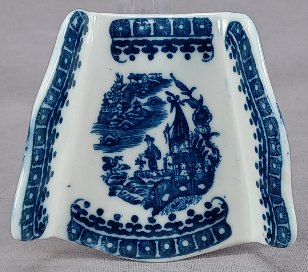 British Caughley Fisherman Pattern Asparagus Server Circa 1785-1795 B
