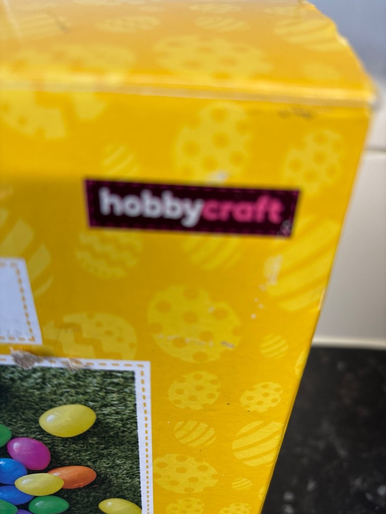 2 X HOBBYCRAFT 100 PACK REFILLABLE EGGS(INCLUDE 1 GOLD EGG) EASTER EGG HUNT