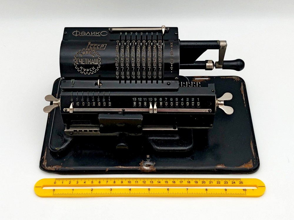 Felix Arithmometer Vintage Calculating Device Pre-computer Adding Machine USSR