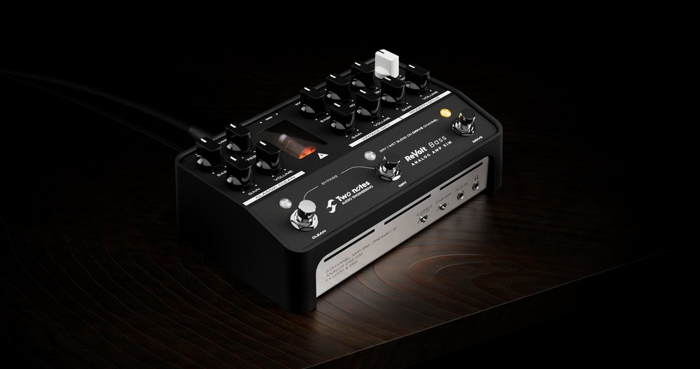 Two Notes ReVolt Bass Amp Simulator Pedal - Black