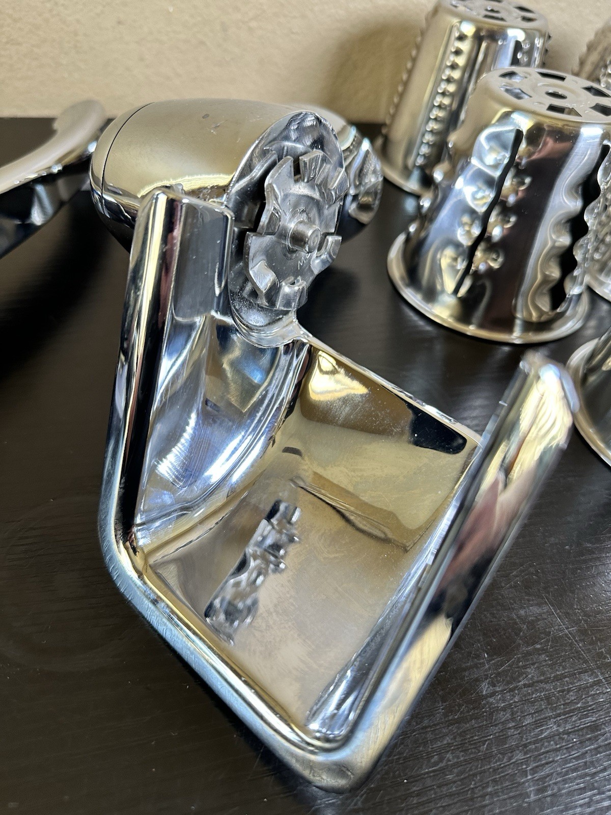 Saladmaster Food Processor V Machine Versa Tec Vegetable Slicer Shredder 5 Cones