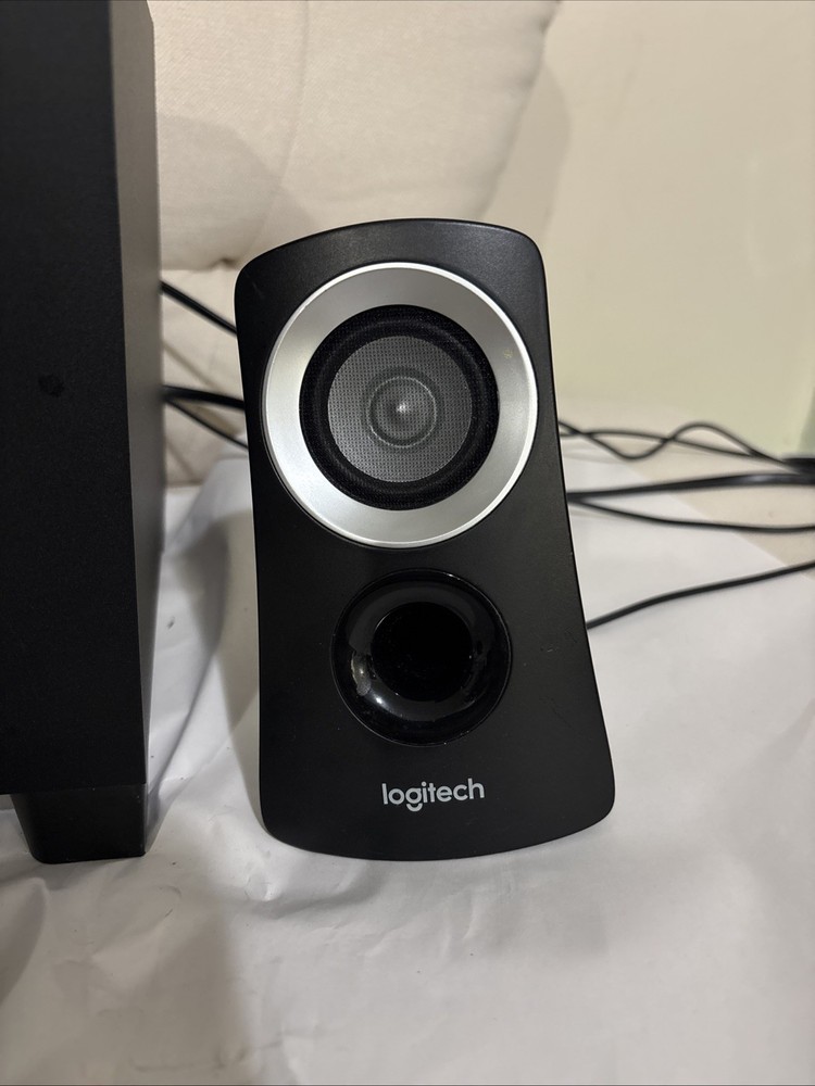 Logitech Z313 2.1 Speaker System Subwoofer+Satellites Wired Remote PC Mac Tested
