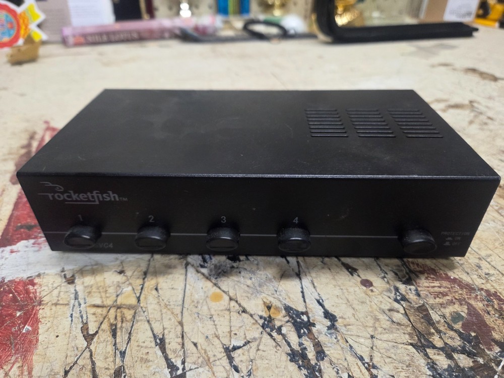 Rocketfish 4-Pair Stereo Speaker Selector RF-SSVC4