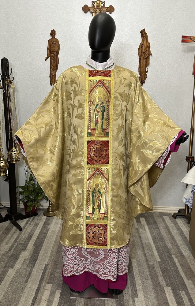 GOLD  CHASUBLE + STOLE