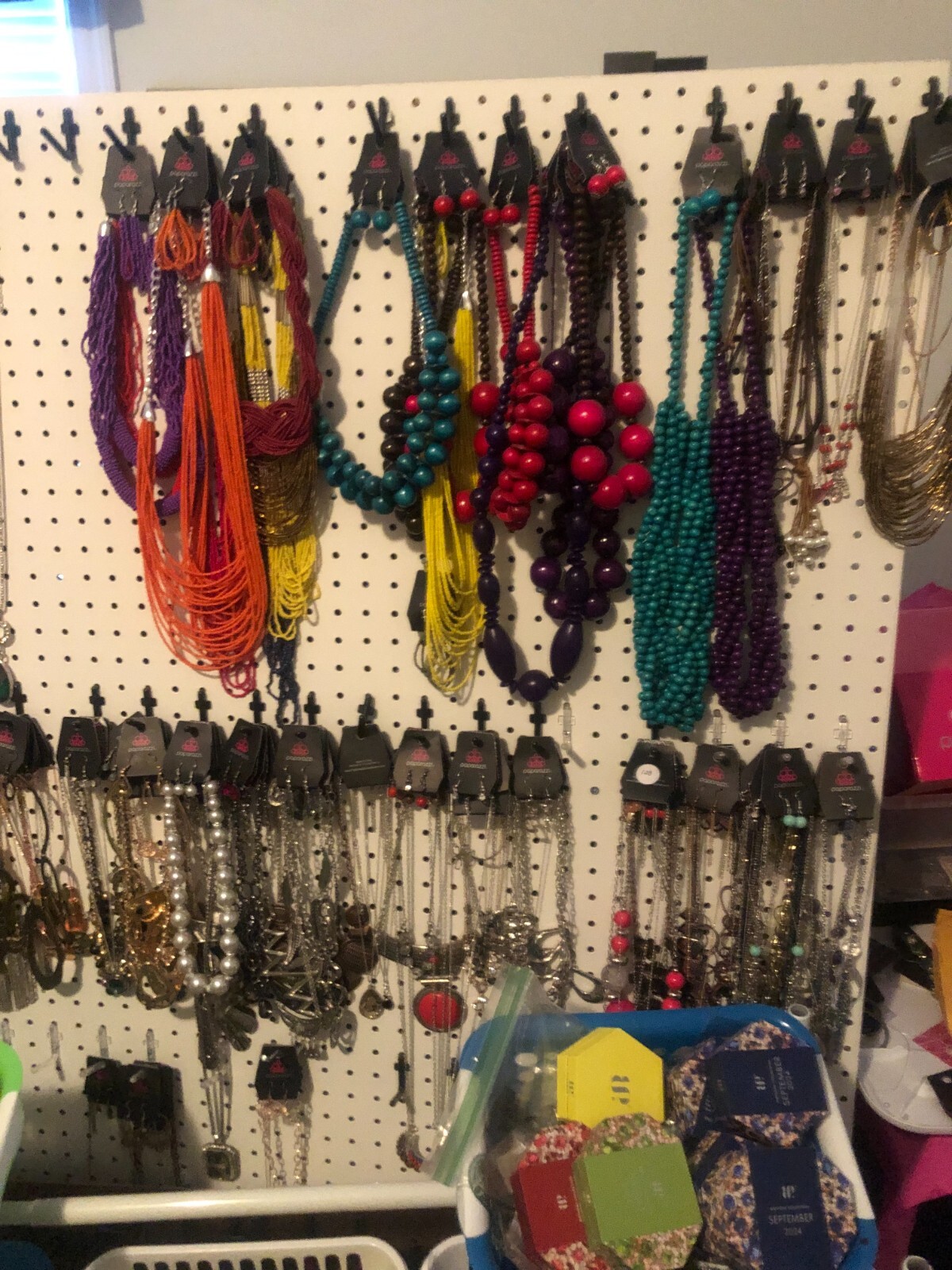 Paparazzi Jewelry - Lot of 100 - $90 (SEE DETAILS BELOW)