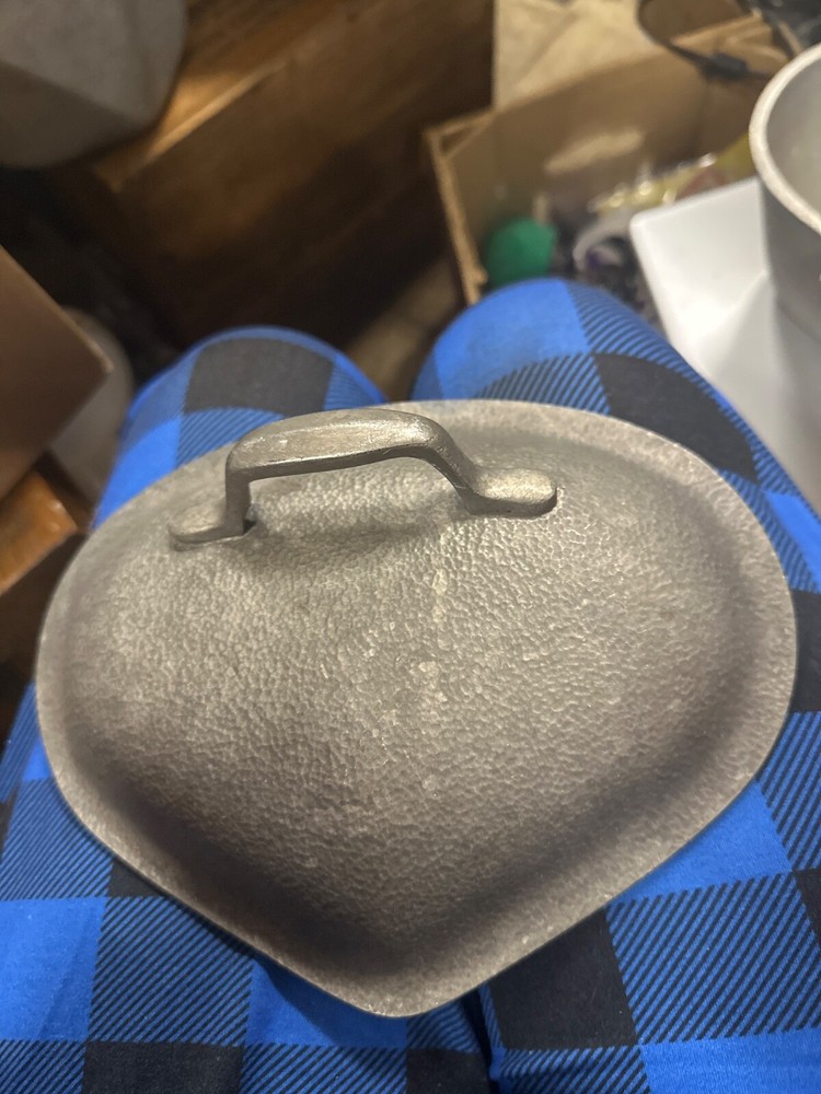 3 Silver seal heart shape? cookware pots With Handle