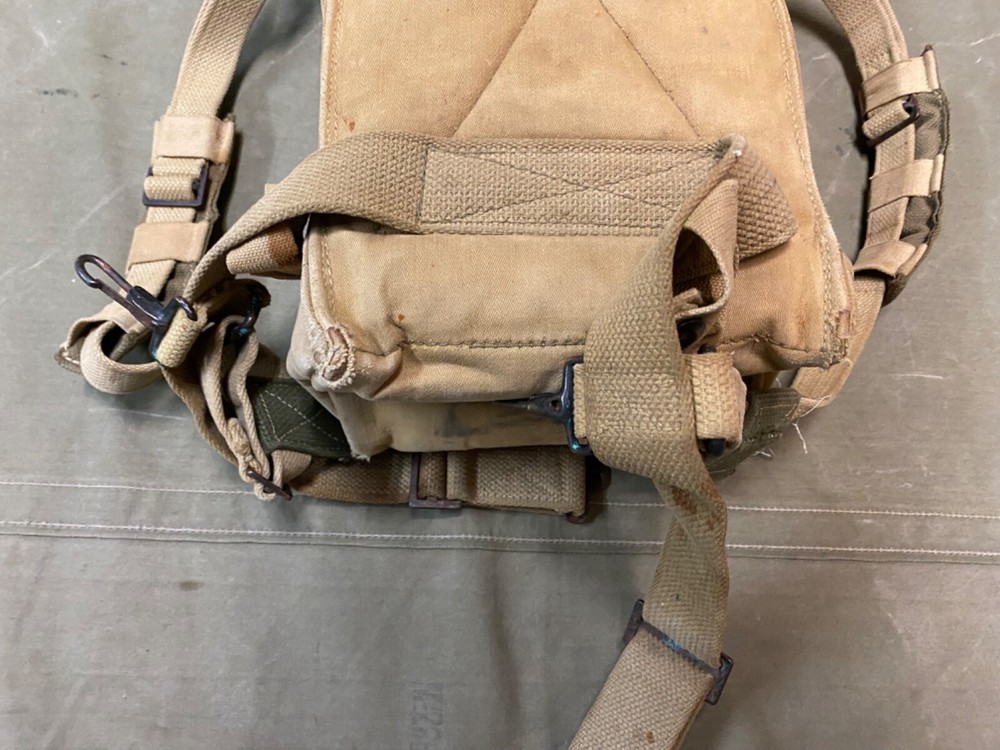 ORIGINAL WWII ENGINEER MINE DETECTOR BG-151-H BATTERY CARRY BAG FIELD PACK