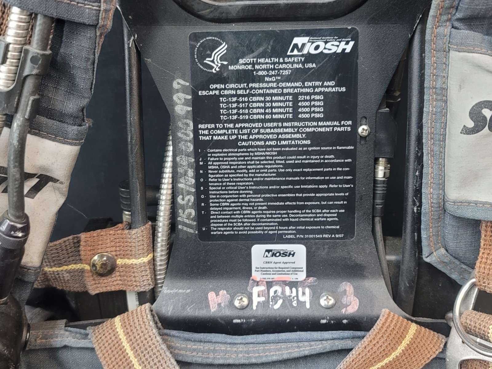 SCOTT 4.5 SCBA Harness w/ E-Z Flo Regulator, PAK-ALERT SE7 Series