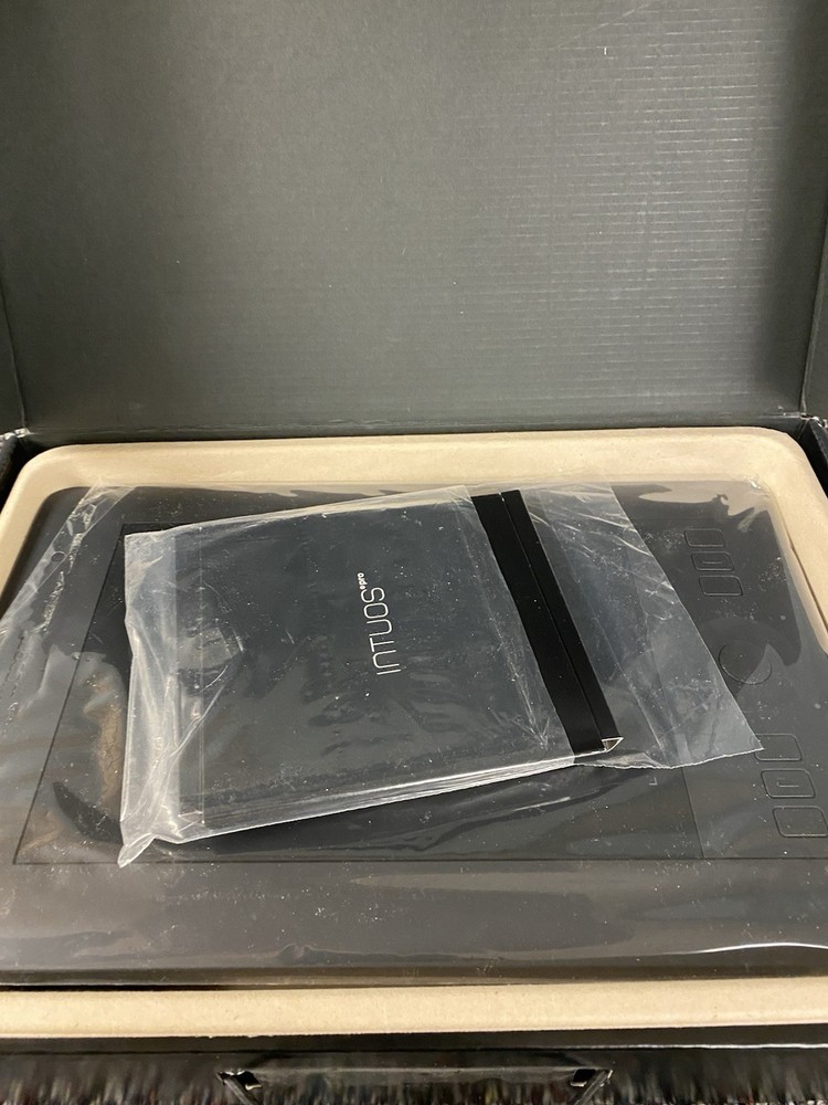 Wacom PTH451 Graphics Tablet