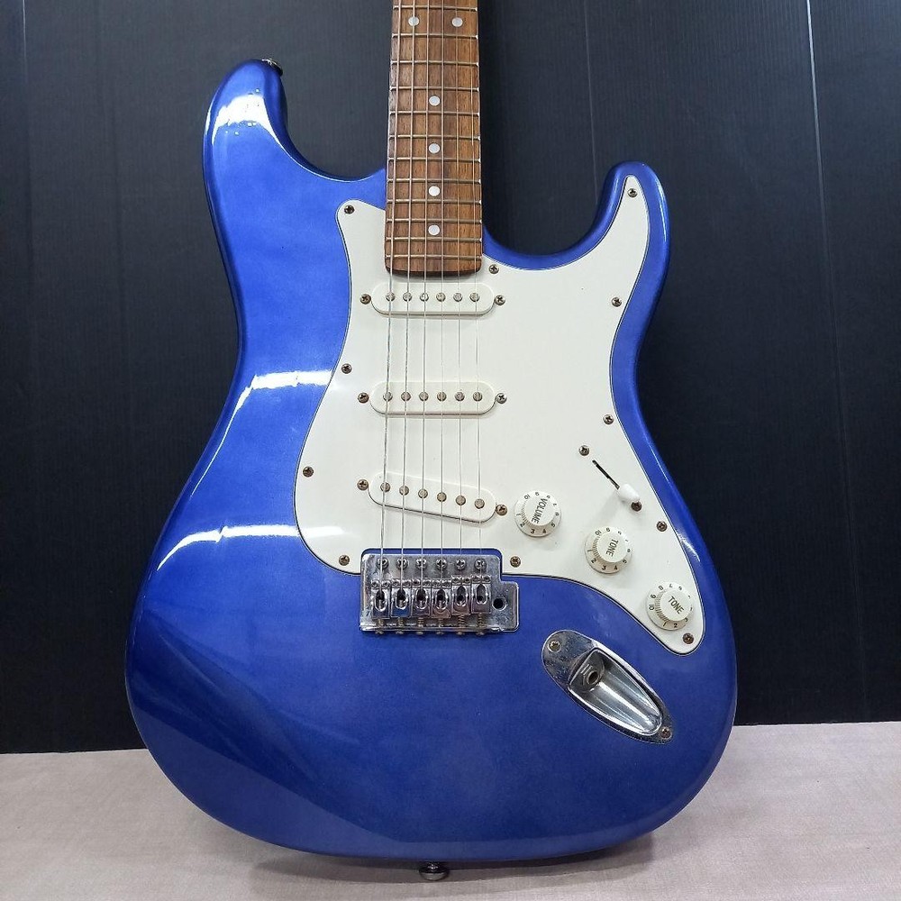 Mavis Stratocaster Metallic Blue