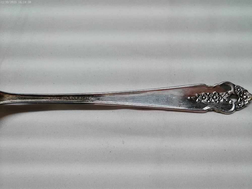 Oneida Prestige Silver Plate Distinction Pattern Cold Meat Serving Fork 8-1/2" L