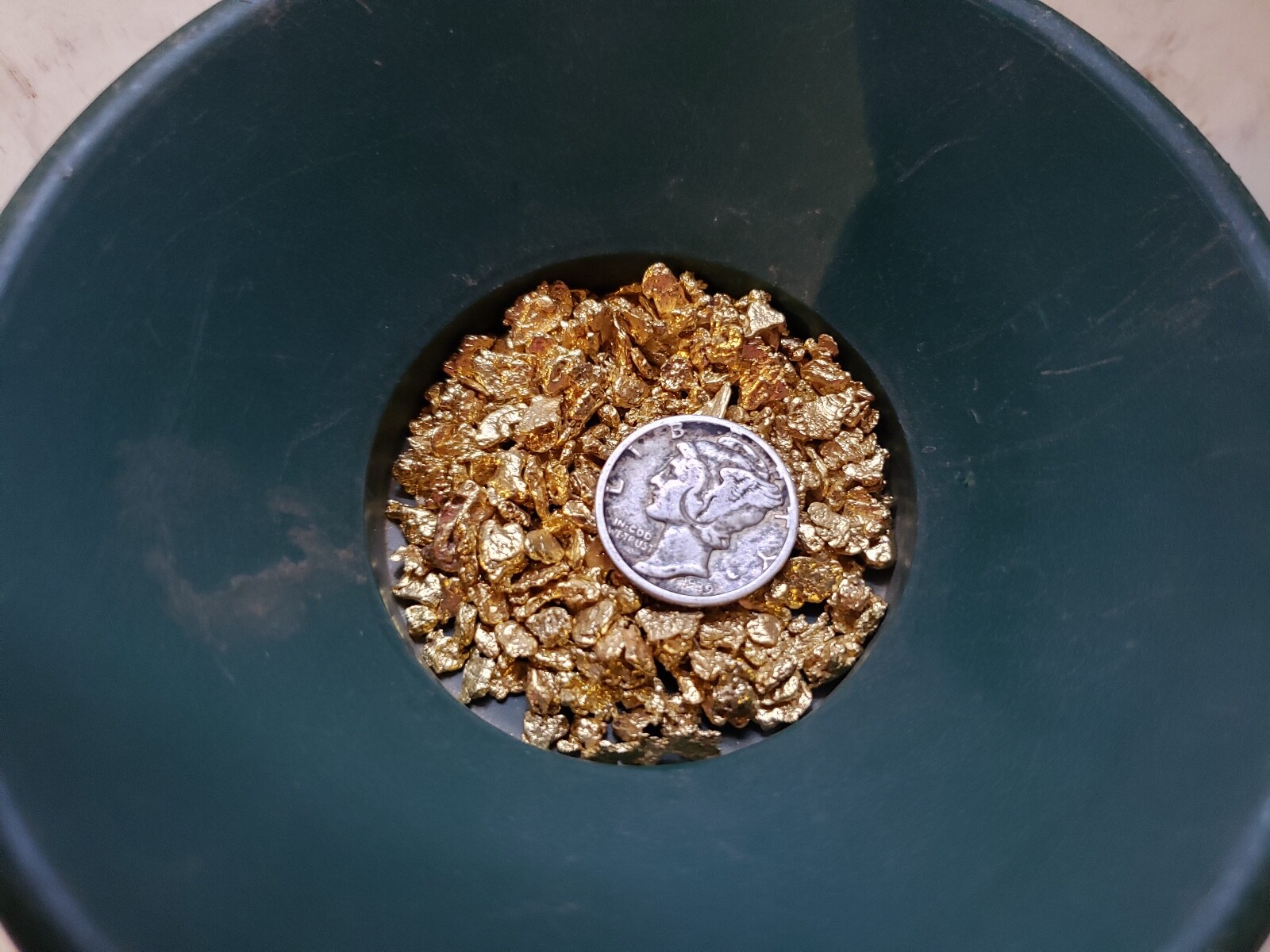 Approximately 20-35lbs US Gold Nugget Pay Dirt Free Shipping Paydirt