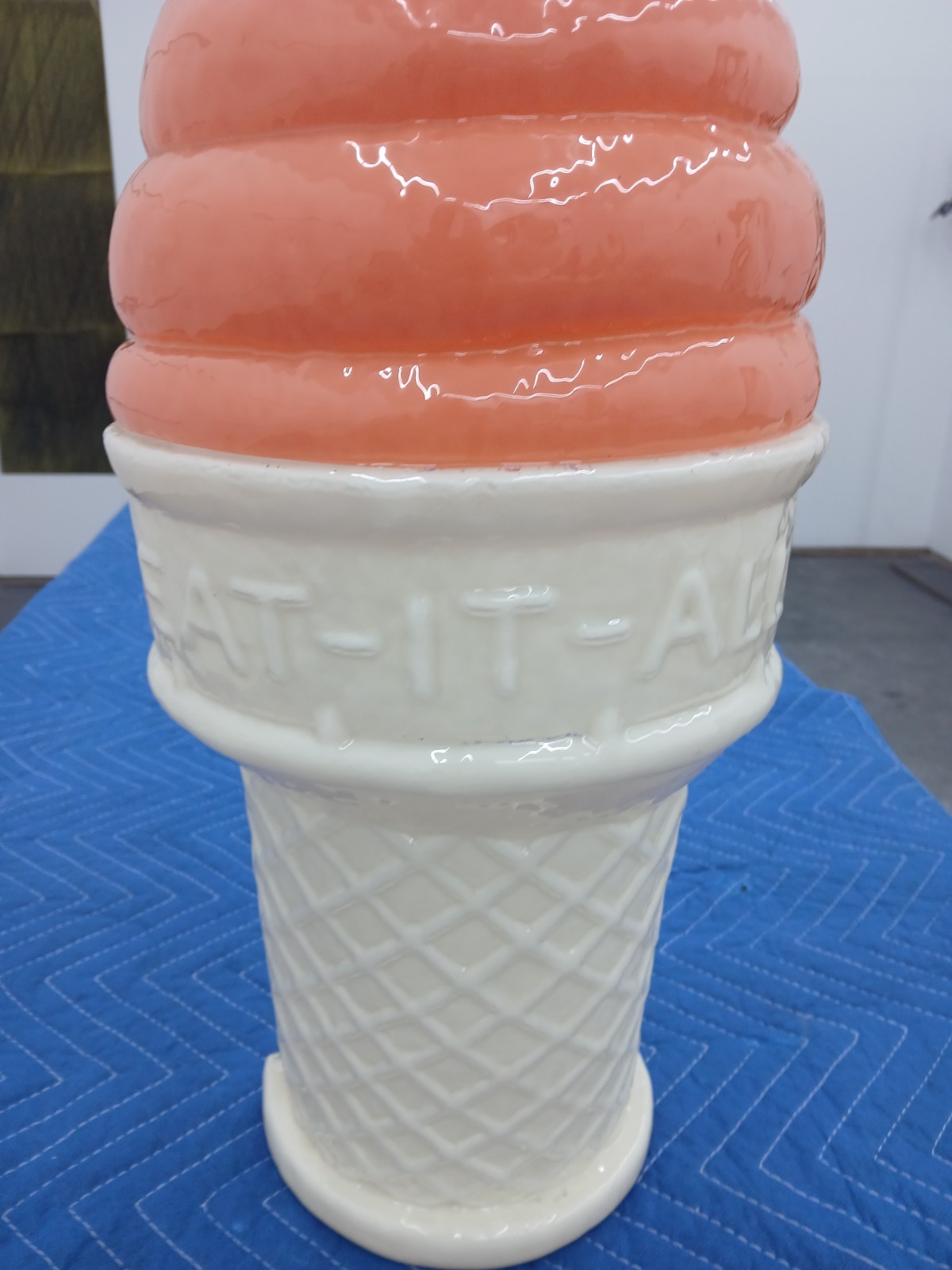 Vintage Eat It All Ice Cream Cone Plastic Advertising Lens Ships Free