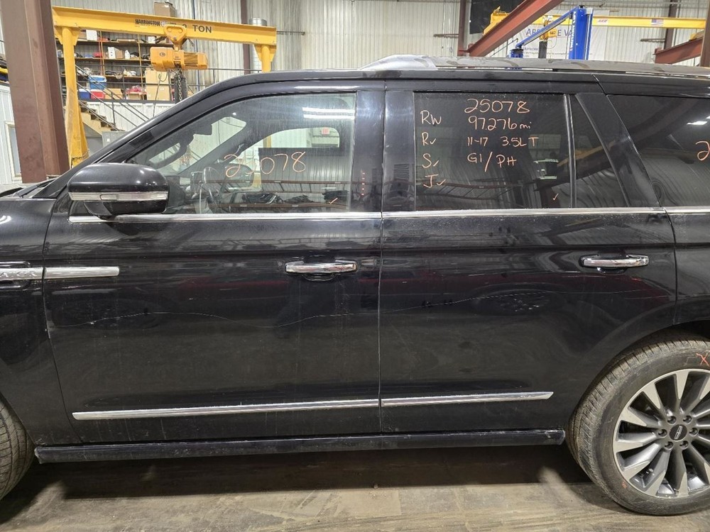 Fuse Box Engine Fits 18-21 NAVIGATOR 1546261