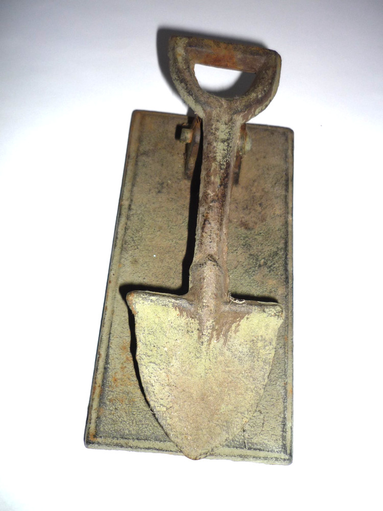 Esschert Design  Cast Iron Spade Doorknocker Garden Gate Pull