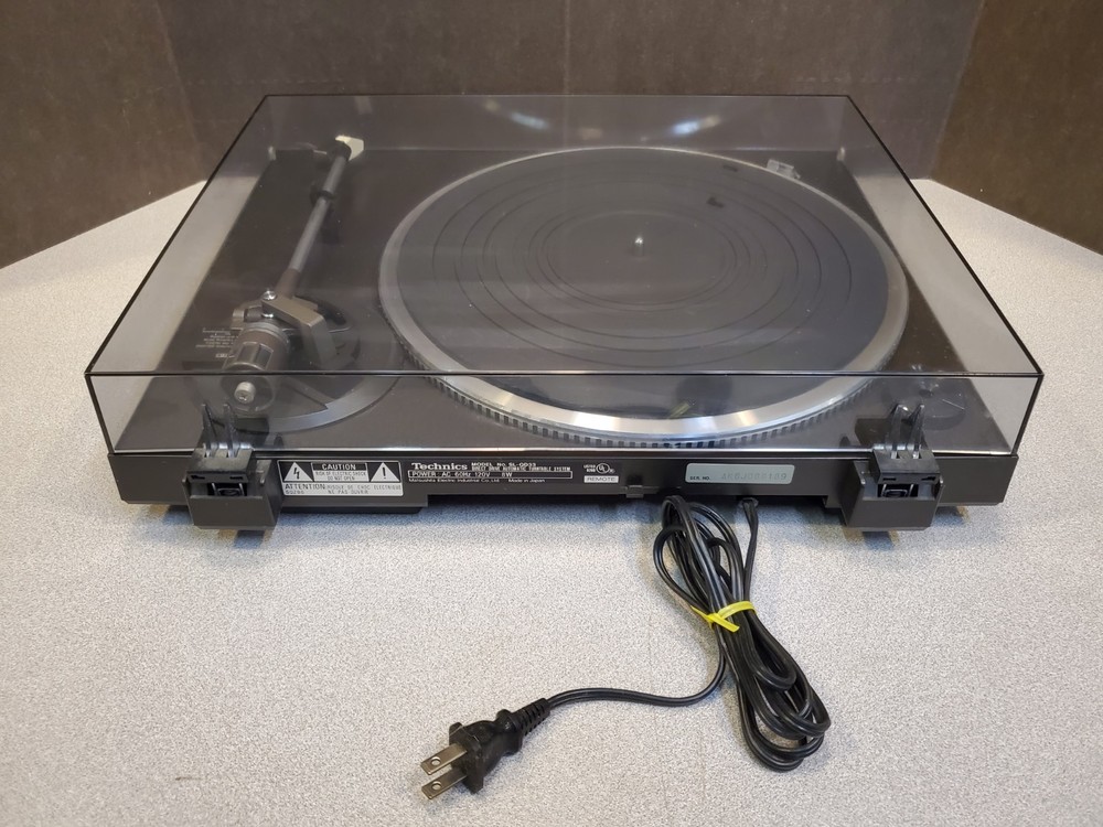 TECHNICS SL-QD33 Stereo Turntable, Quartz Direct Drive Automatic, Tested Working