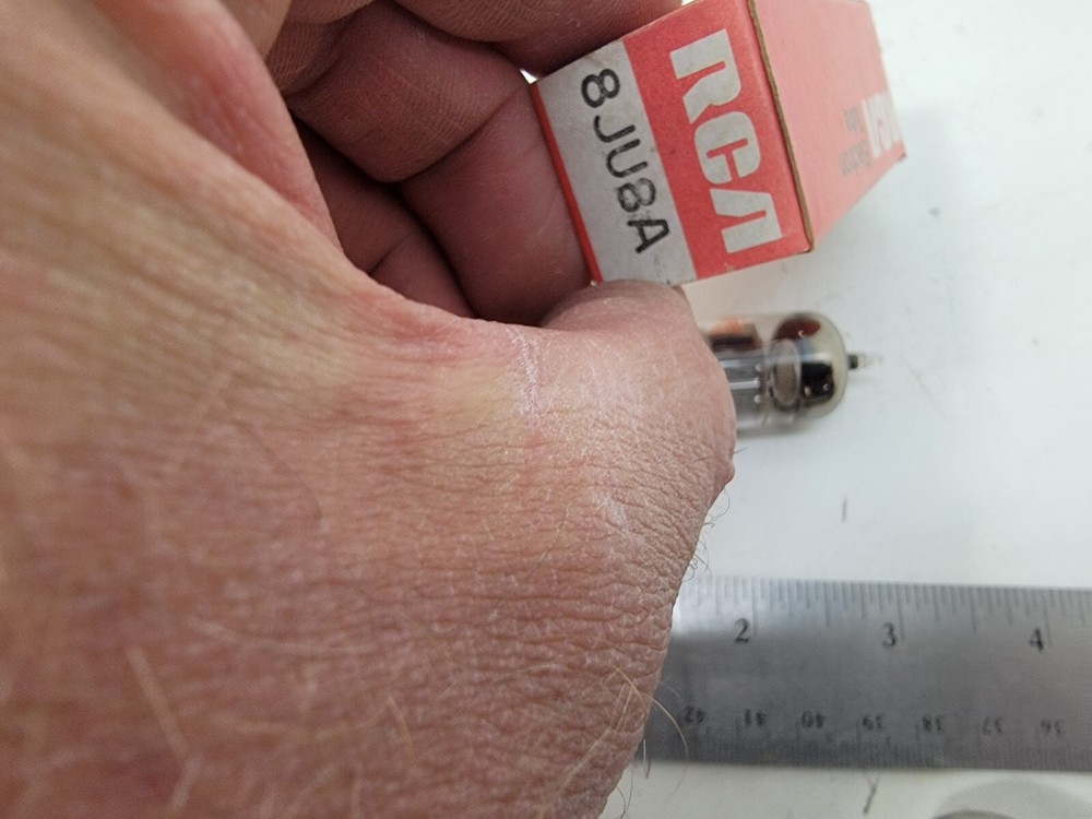 VINTAGE VACUUM ELECTRON TUBE RCA 8JU8A